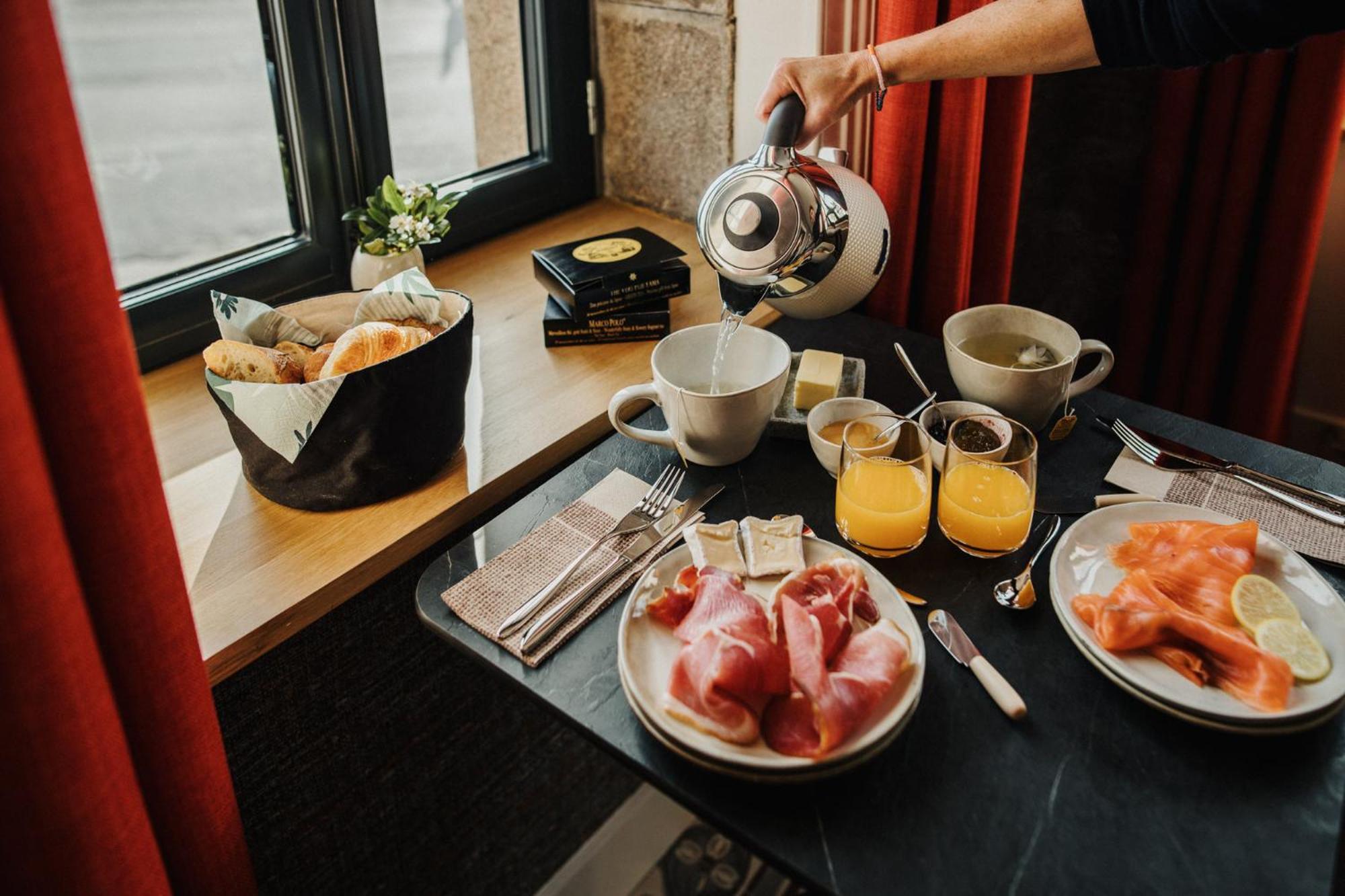 バルフルール Le Mora Hotes Bed & Breakfast エクステリア 写真